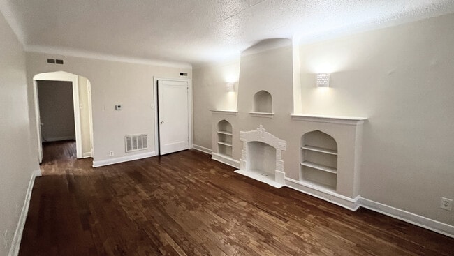 Photo - 819 W 83rd St Unit 1N