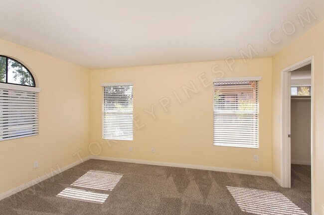 Photo - COMING SOON! 3BR Townhouse with Washer/Dry...