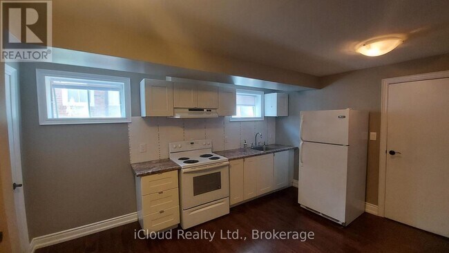 Photo - 24 Histon Crescent