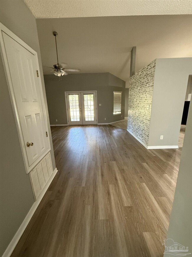 Photo - 5632 Rosebay St