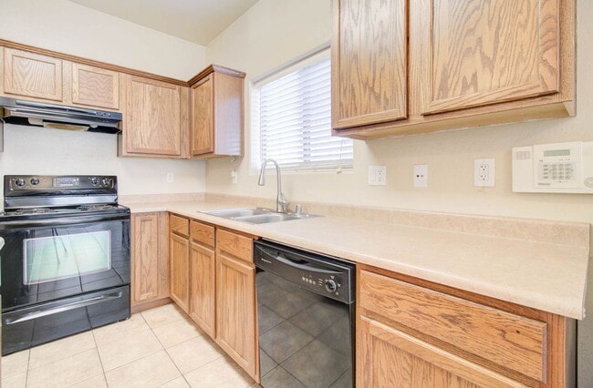 Photo - 17762 W Hearn Rd