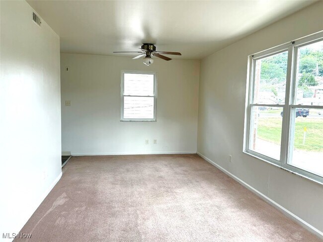 Photo - 20 E 36th St