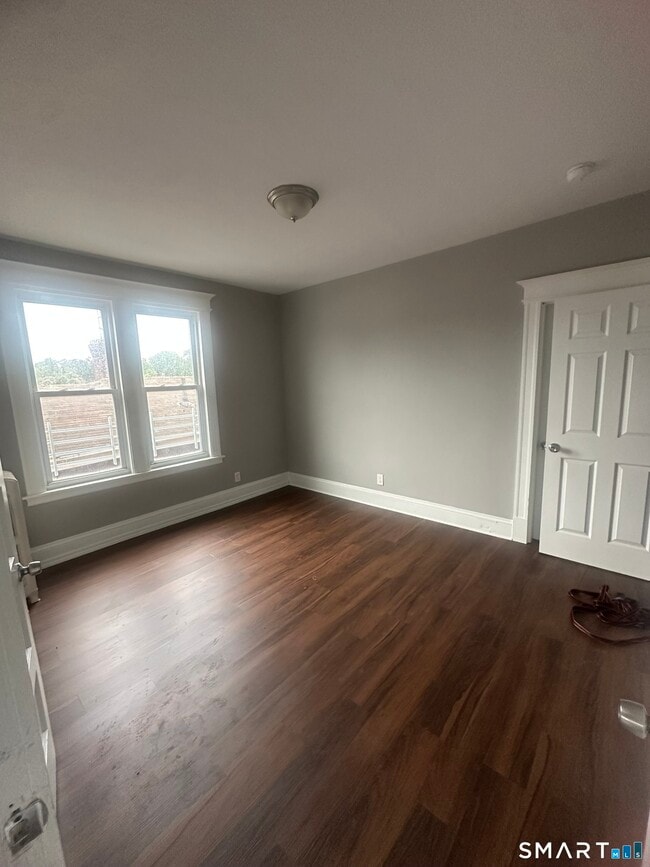 Photo - 1155 Broad St