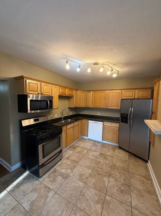 Photo - 711 W Maxwell St Unit 711 W Maxwell  1