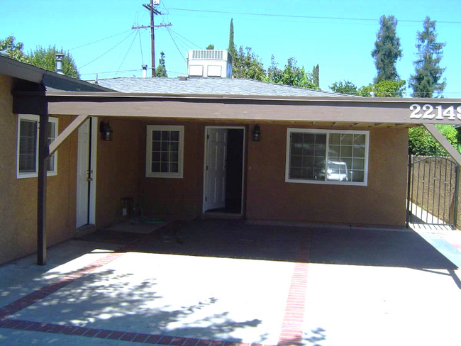 Building Photo - 22149 Wyandotte St Unit A Rental