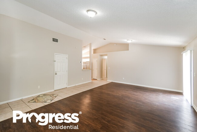 Photo - 10725 Meadowlea Dr