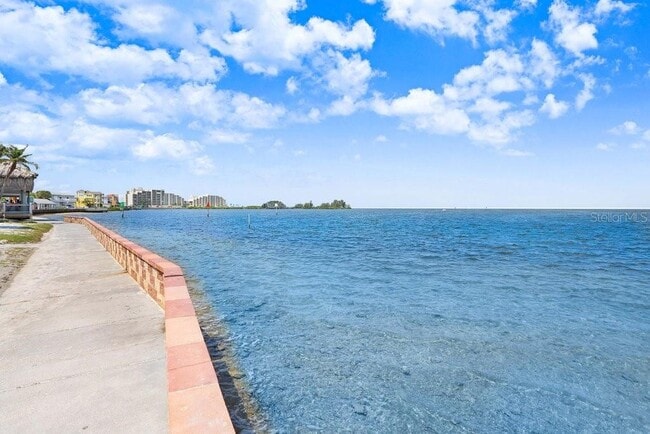 Photo - 14606 Coral Dr