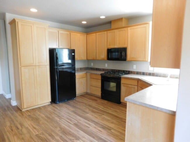 Photo - 4Bd/2.5Ba Two Story House - Available to V...