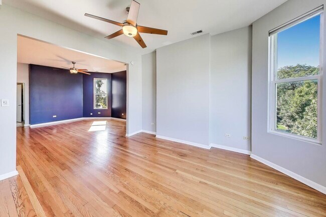 Photo - 2733 N Mozart St Unit 3