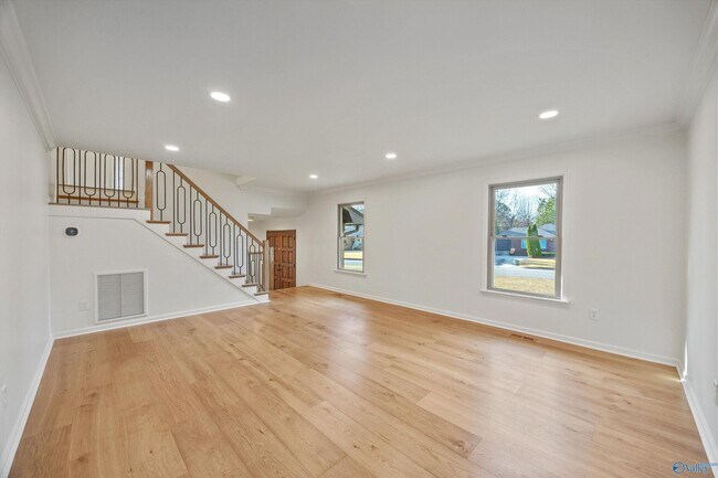 Photo - 8003 Brookfield Cir SE