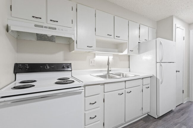 Photo - Congress Park Flats