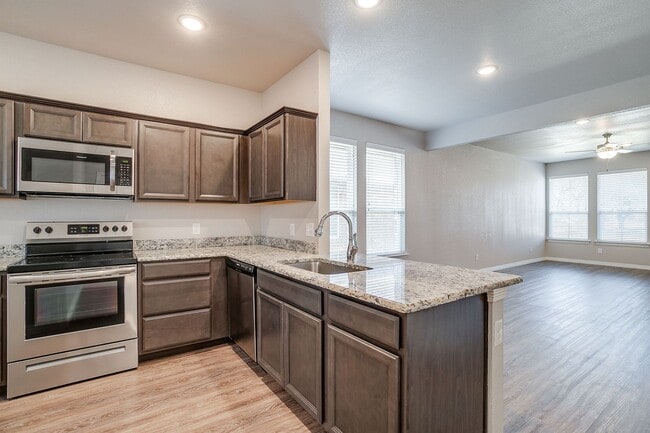 Building Photo - $200 Off first month Rental