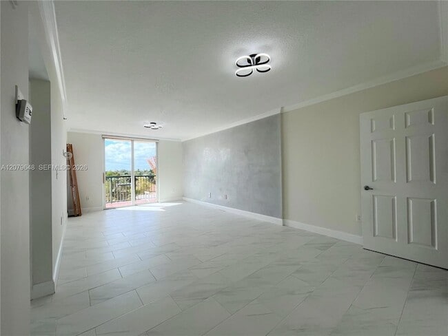 8888 Collins Ave Unit 308