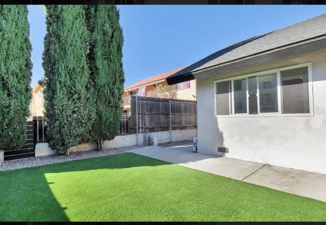 Photo - 37451-37452 Boundary St Unit 1