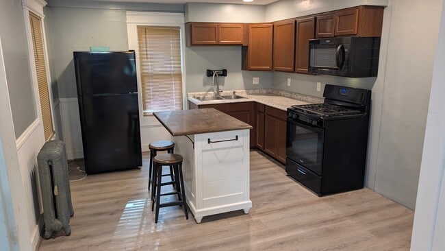 Photo - 161-161 S Seward Ave Unidad 161