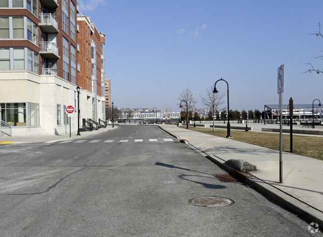 Photo - 1025 MAXWELL Ln