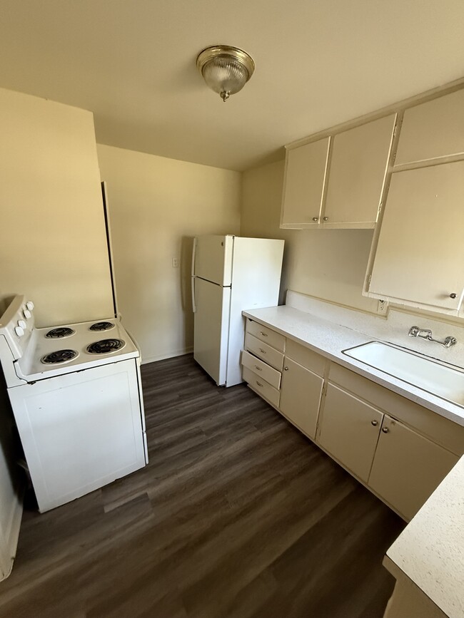 Photo - 301 Cloud St