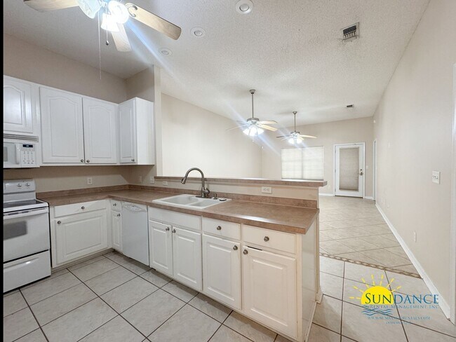 Photo - Centrally located 3 Bedroom Townhouse in Fort Walton!
