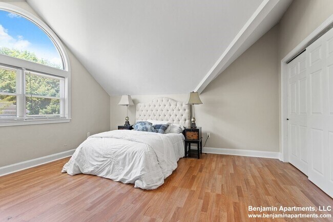 Photo - 111 Alban St