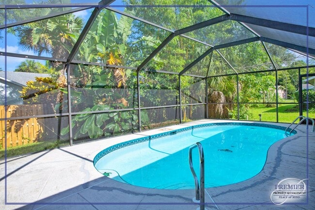 Building Photo - 4053 Seaoats Ln