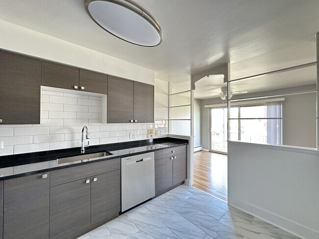 Photo - 1026 S River Rd Unit B3