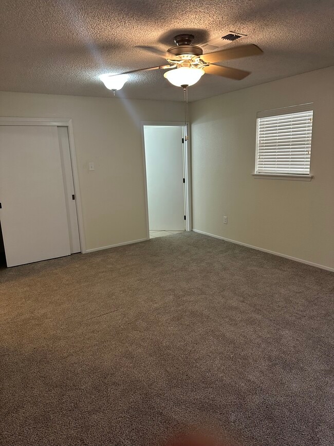 Photo - 1606 Nolan St Casa