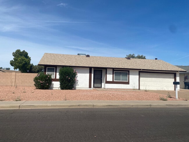 Building Photo - 14619 N 62nd Ave