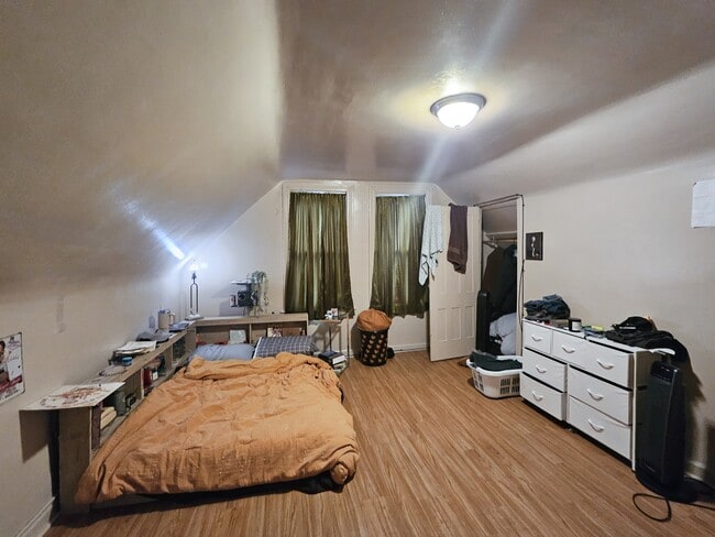 Photo - 200 Arabella St