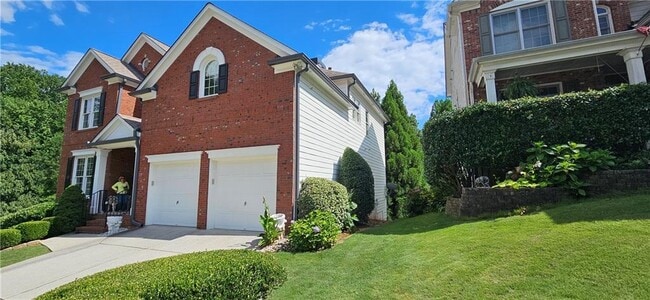 Photo - 647 Maple Grove Way
