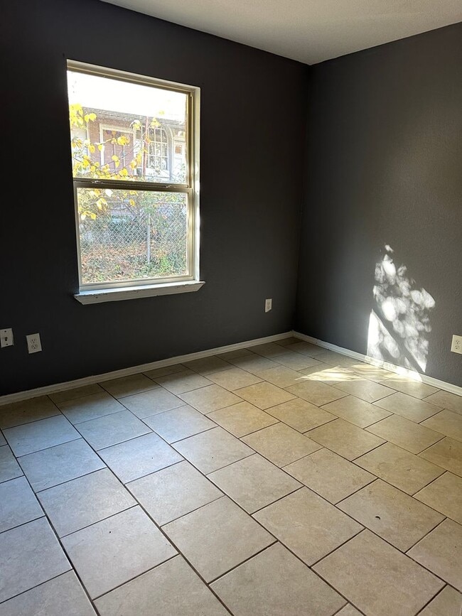 Photo - 1619 Cherry St