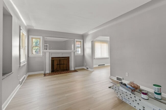 Photo - 9022 Northlawn St