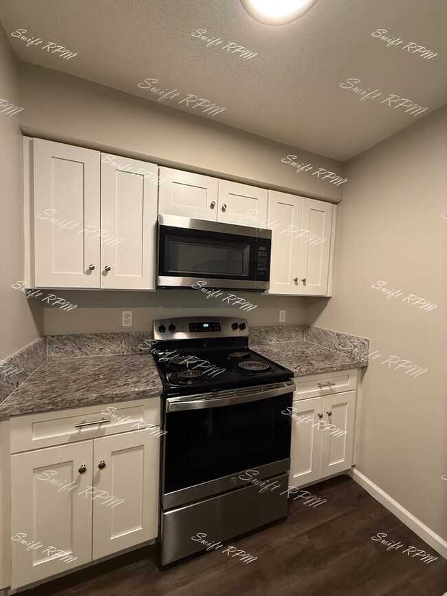 Photo - 6453 Hallet St