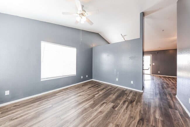 Photo - 5404 S 28th Ave