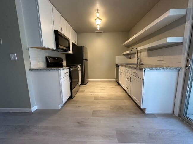 Photo - 1160 Tollhouse Rd