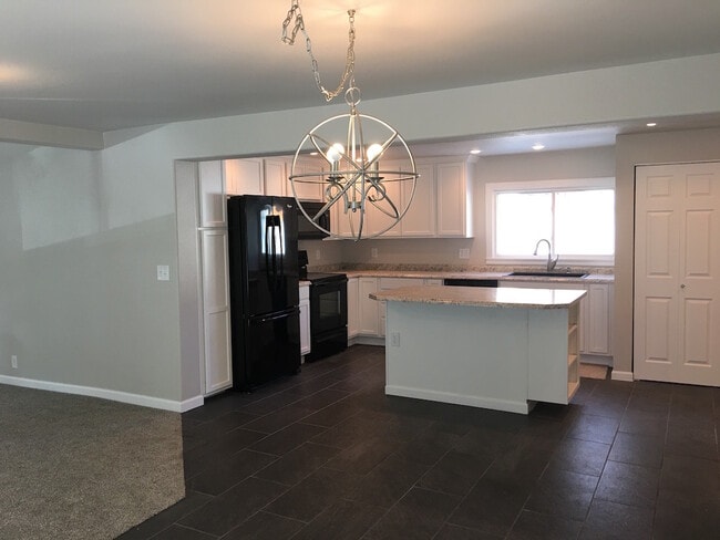 4 bedroom, 2 bath Home - 4 bedroom, 2 bath Home