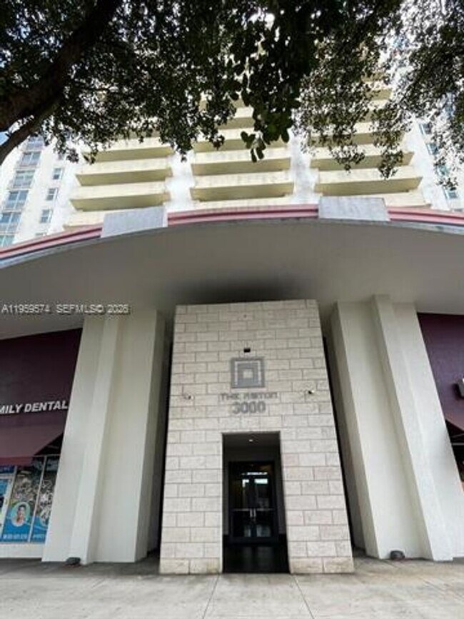Building Photo - 3000 Coral Wy Unit 3000 Coral Way  1006