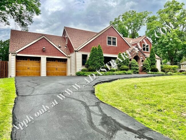 Photo - Beautiful 4 Bed 3.5 Bath Home in Fairway-Available NOW!!