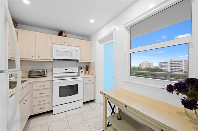 Photo - 201 N Ocean Blvd Unit 611