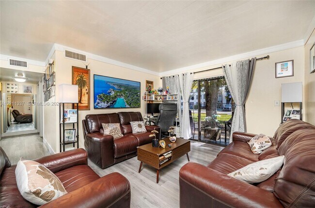 Photo - 7095 NW 179th St Unidad 110