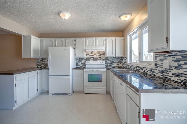 Photo - 1190-1190 Ranchview Rd NW