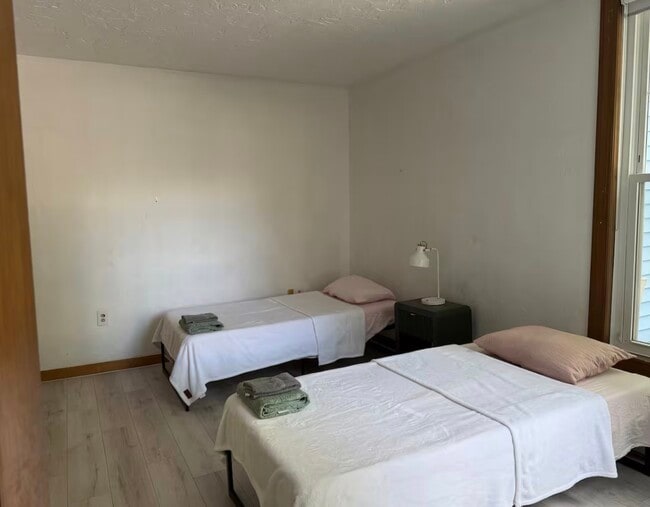 Photo - 41 Hollywood St. Unit Apt. 1