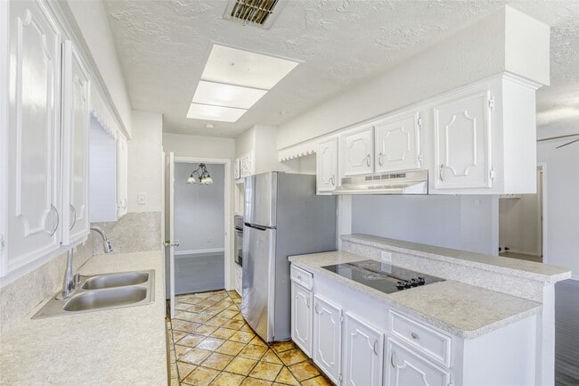 Photo - 7003 Oak Bough Dr