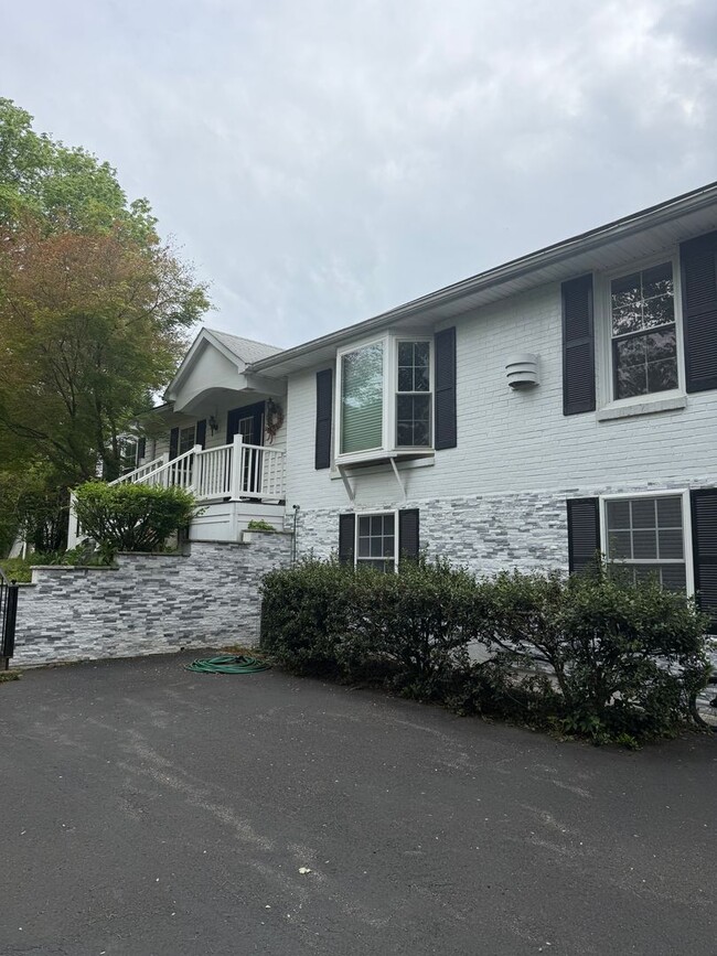 Furnished 6 month rental - Furnished 6 month rental