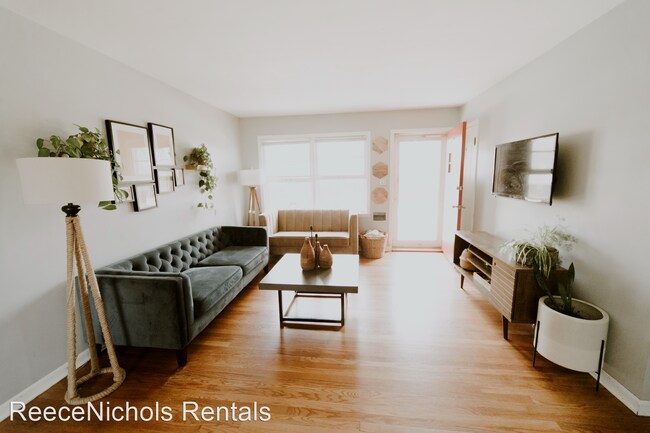 Photo - 3 br, 1.5 bath House - 5814 Russell Street