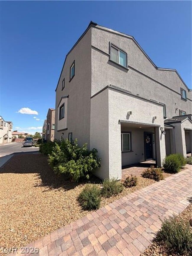 Building Photo - Modern Three-Story Retreat with Mountain Views & Designer Upgrades!
