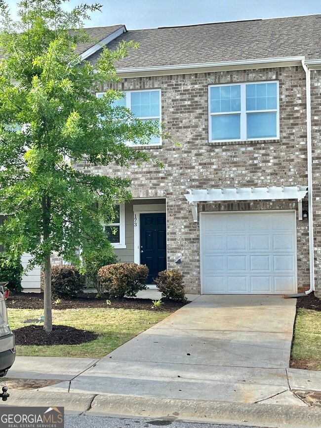 Photo - 173 Swindon Dr