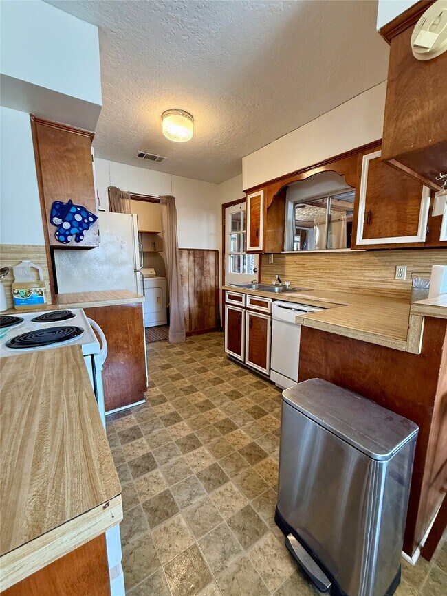 Photo - 282 Water View Dr