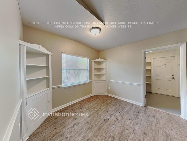 Photo - 1790 Viburnum Ln