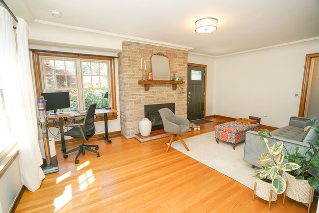 Photo - 9024 5th Ave NE