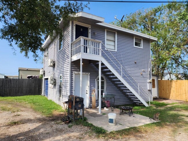 Building Photo - 13433 Topeka St Rental